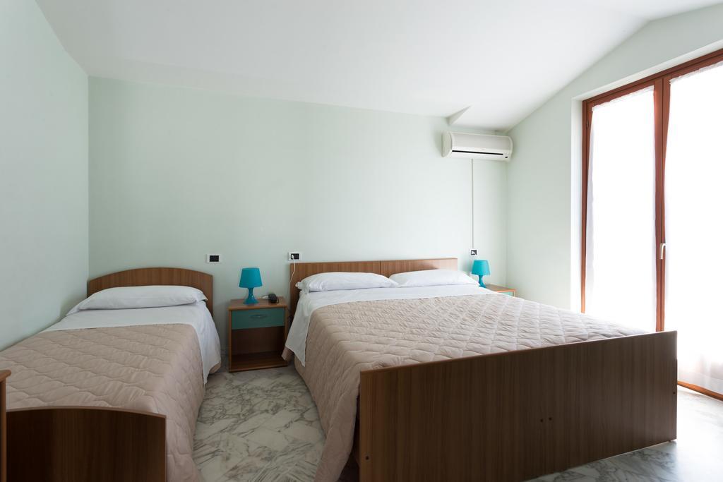 Hôtel Roma à Pineto Extérieur photo