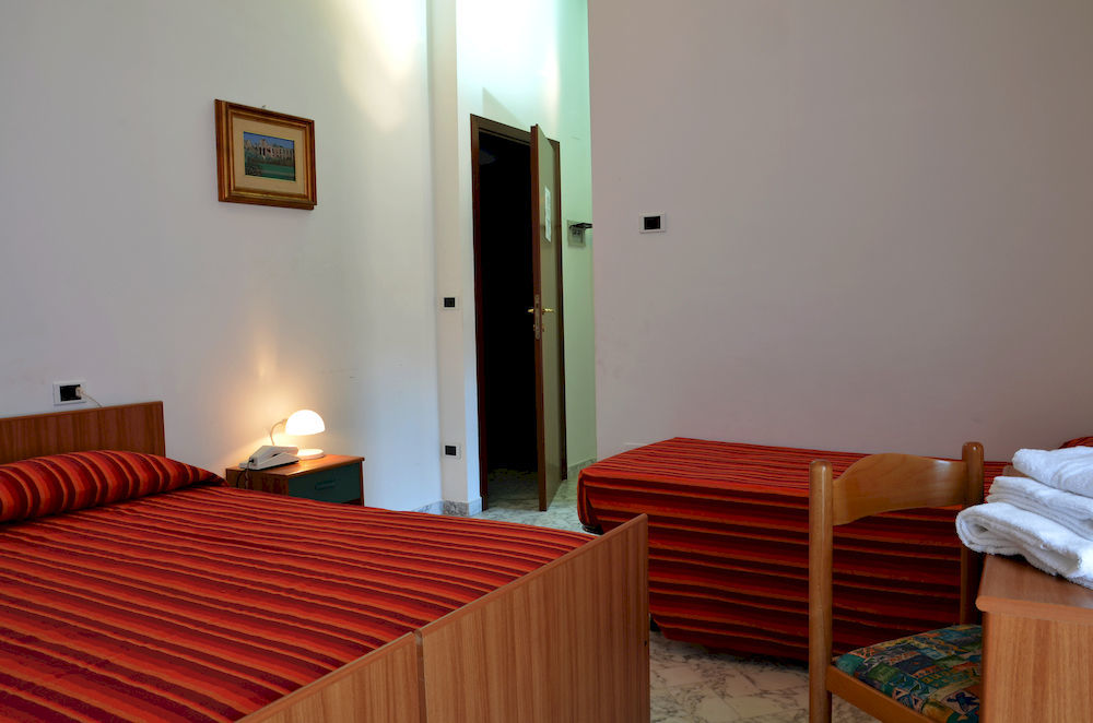 Hôtel Roma à Pineto Extérieur photo